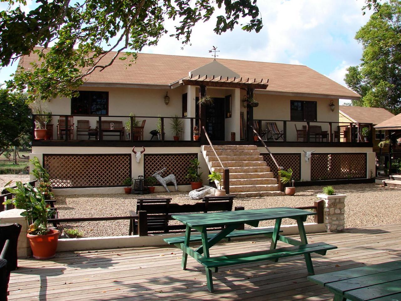 Crooкed Tree Lodge Belize Crooked Tree Екстериор снимка